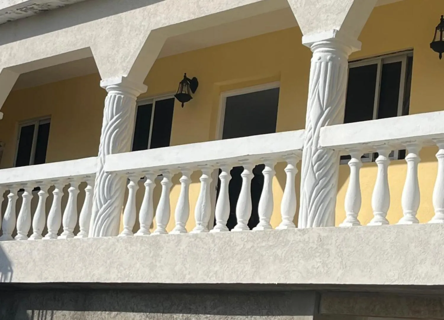 Talyaniques Essence Apartment Kingston