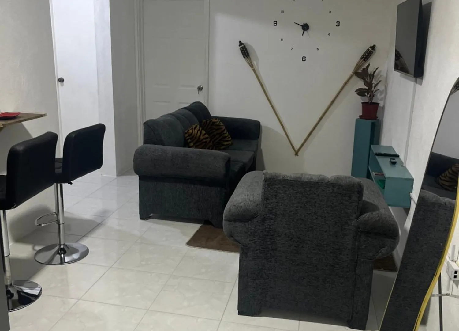 Talyaniques Essence Apartment Kingston