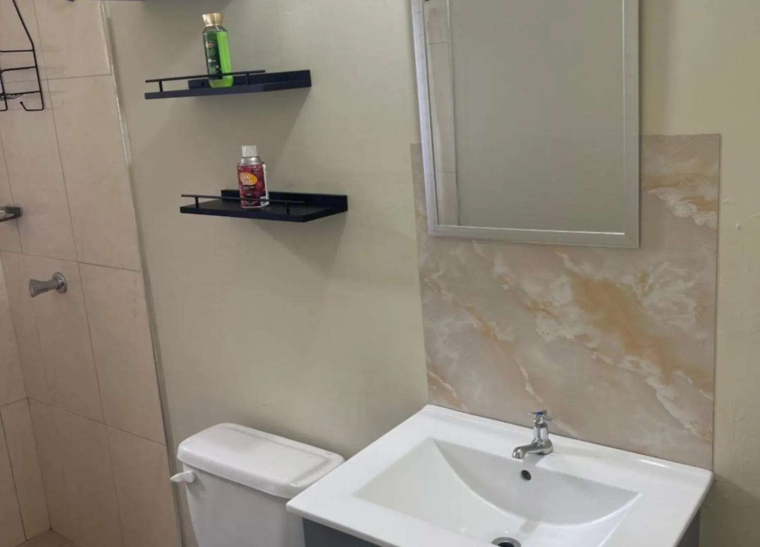 Talyaniques Essence Apartment Kingston